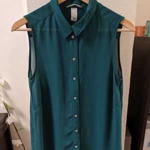 Sleeveless tunic
